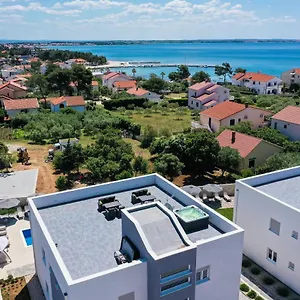 1oak-rentals-2.hotelinzadar.com/